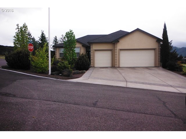 2206 Eagle Loop, Sutherlin, OR 97479 photo 1