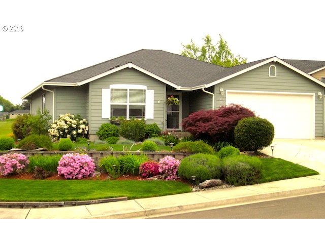 732 SE Brier Ct, Winston, OR 97496 photo 1