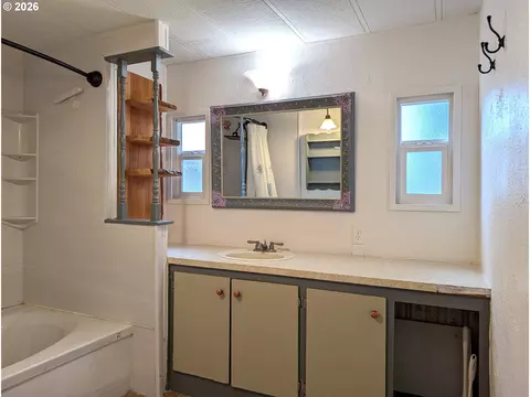 Bath - 4531 Franklin Blvd #A, Eugene, OR 97403 photo 1 of 2