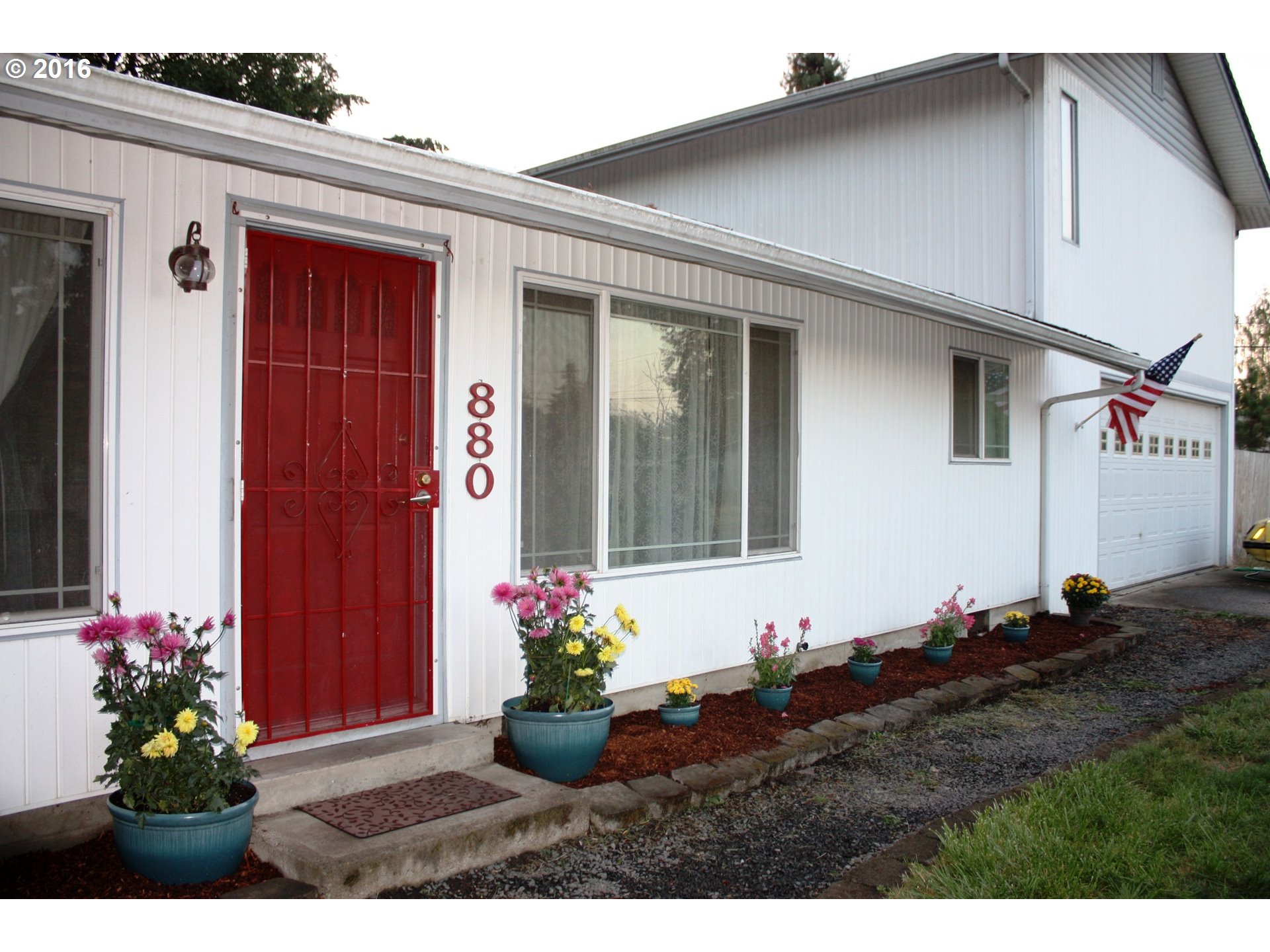880 26th St, Springfield, OR 97477 photo 1
