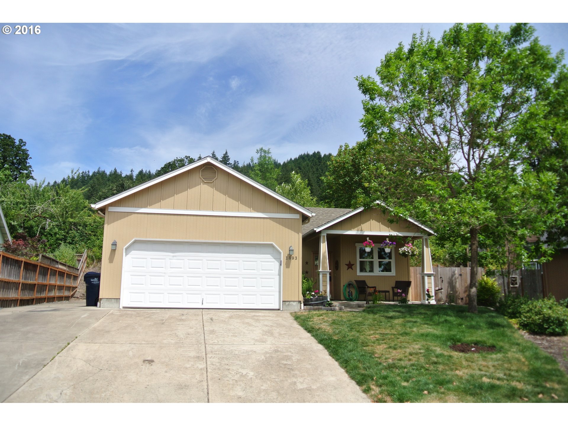 1893 S 61st St, Springfield, OR 97478 photo 1