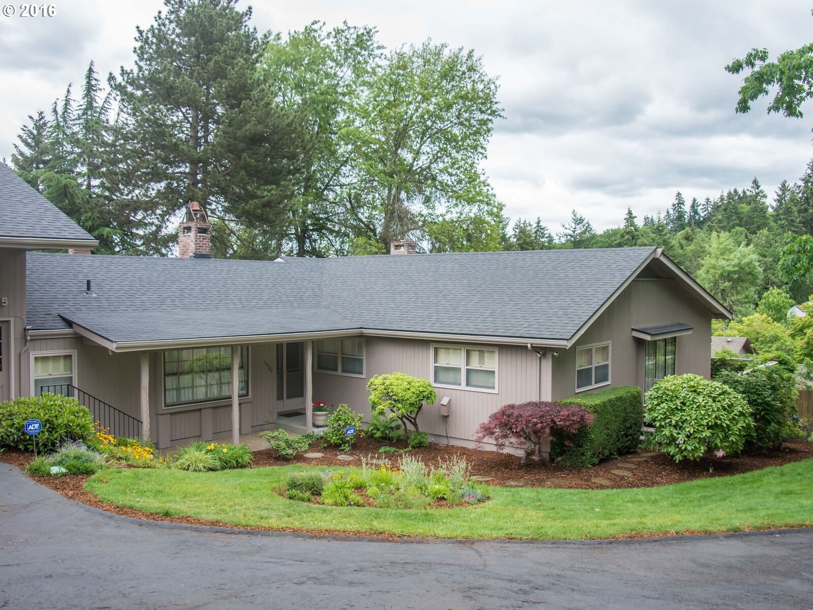 2095 Broadview St, Eugene, OR 97405 photo 1