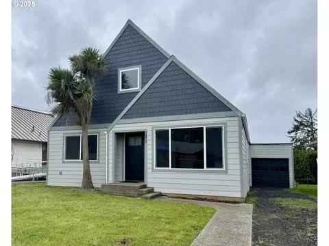 2072 Harrison St, North Bend, OR 97459