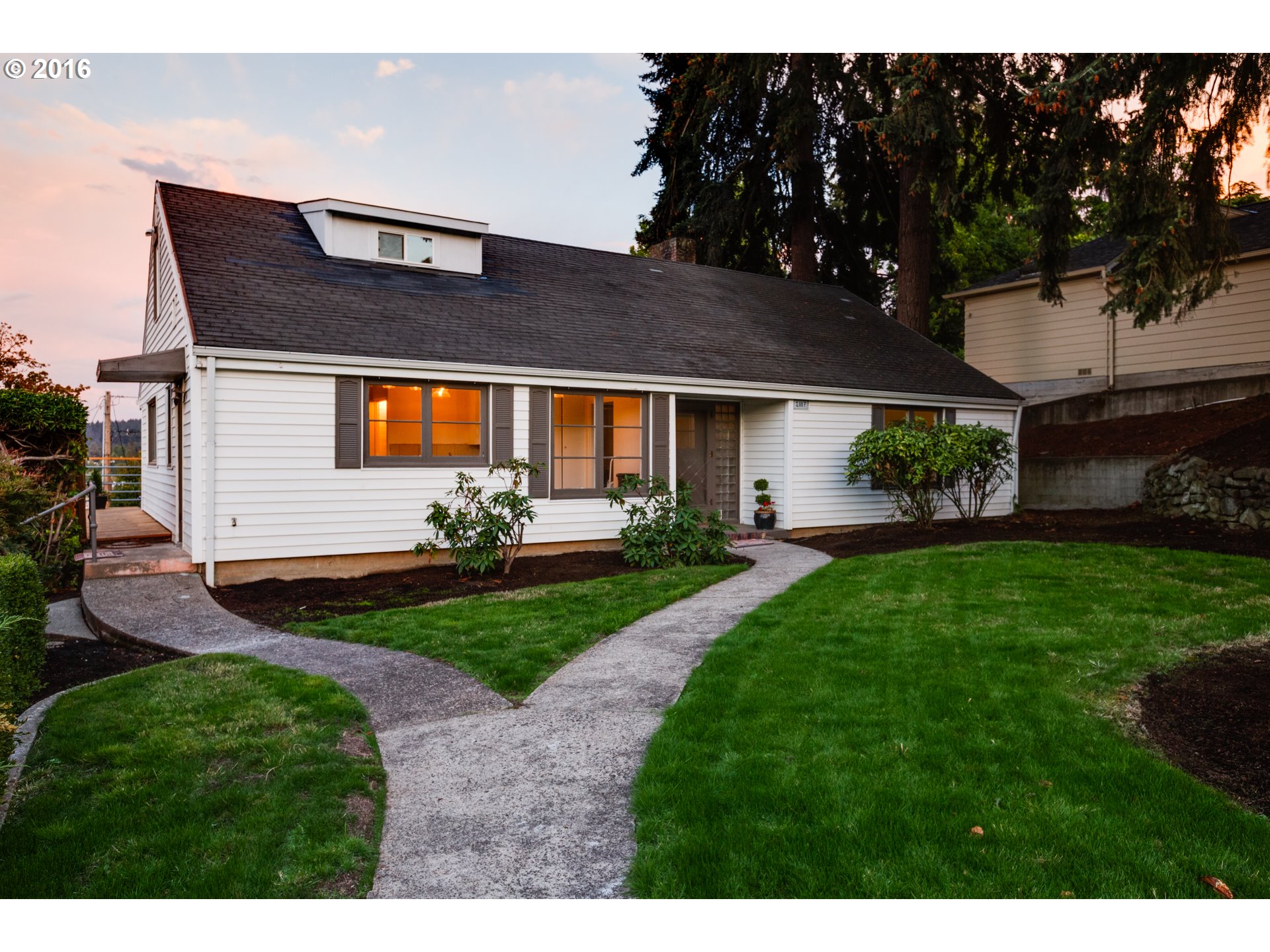 2117 Olive St, Eugene, OR 97405 photo 1