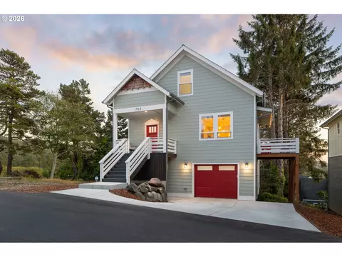 784 SW 28th Ct, Lincoln City, OR 97367