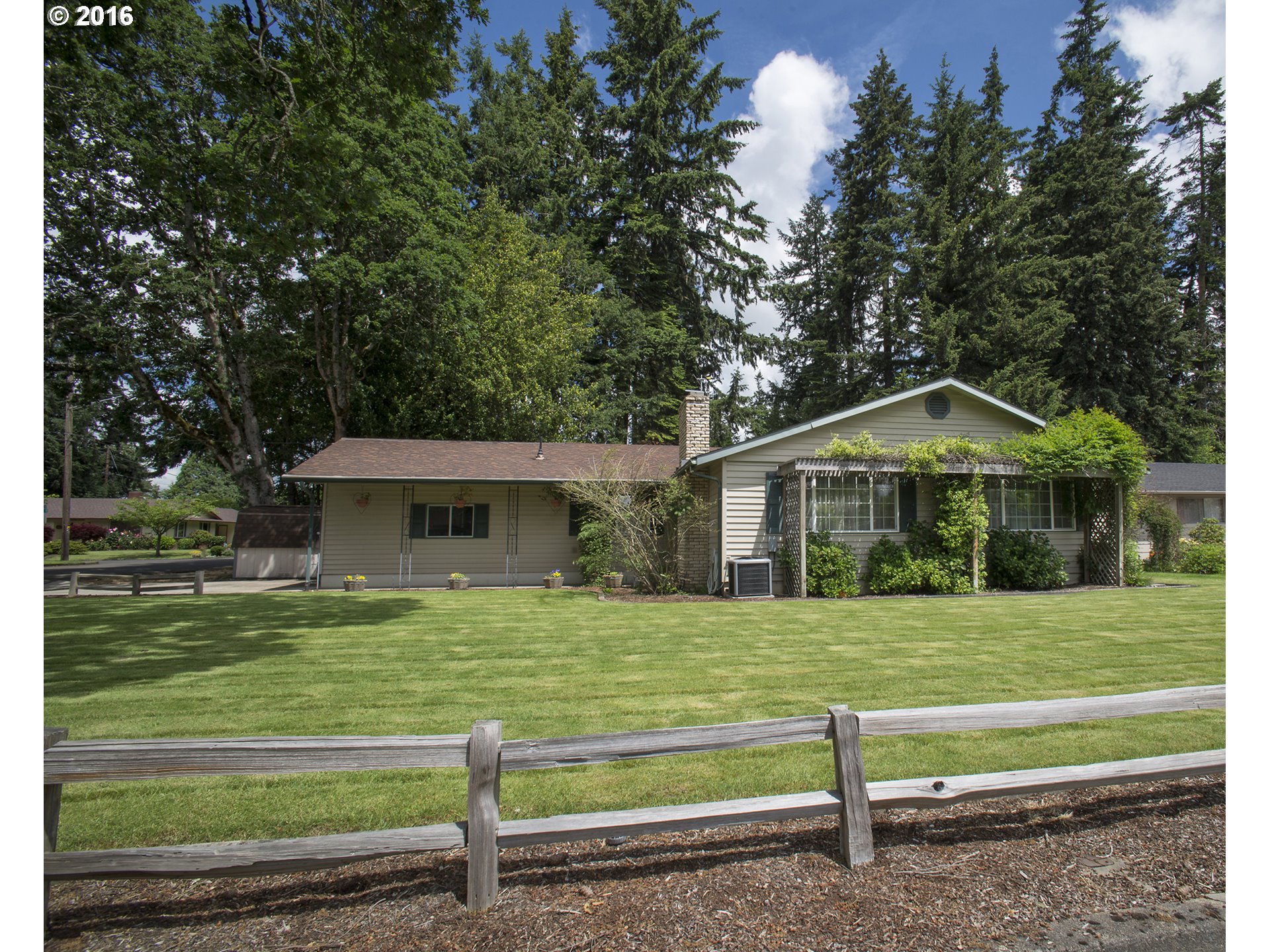 3201 Stark St, Eugene, OR 97404 photo 1