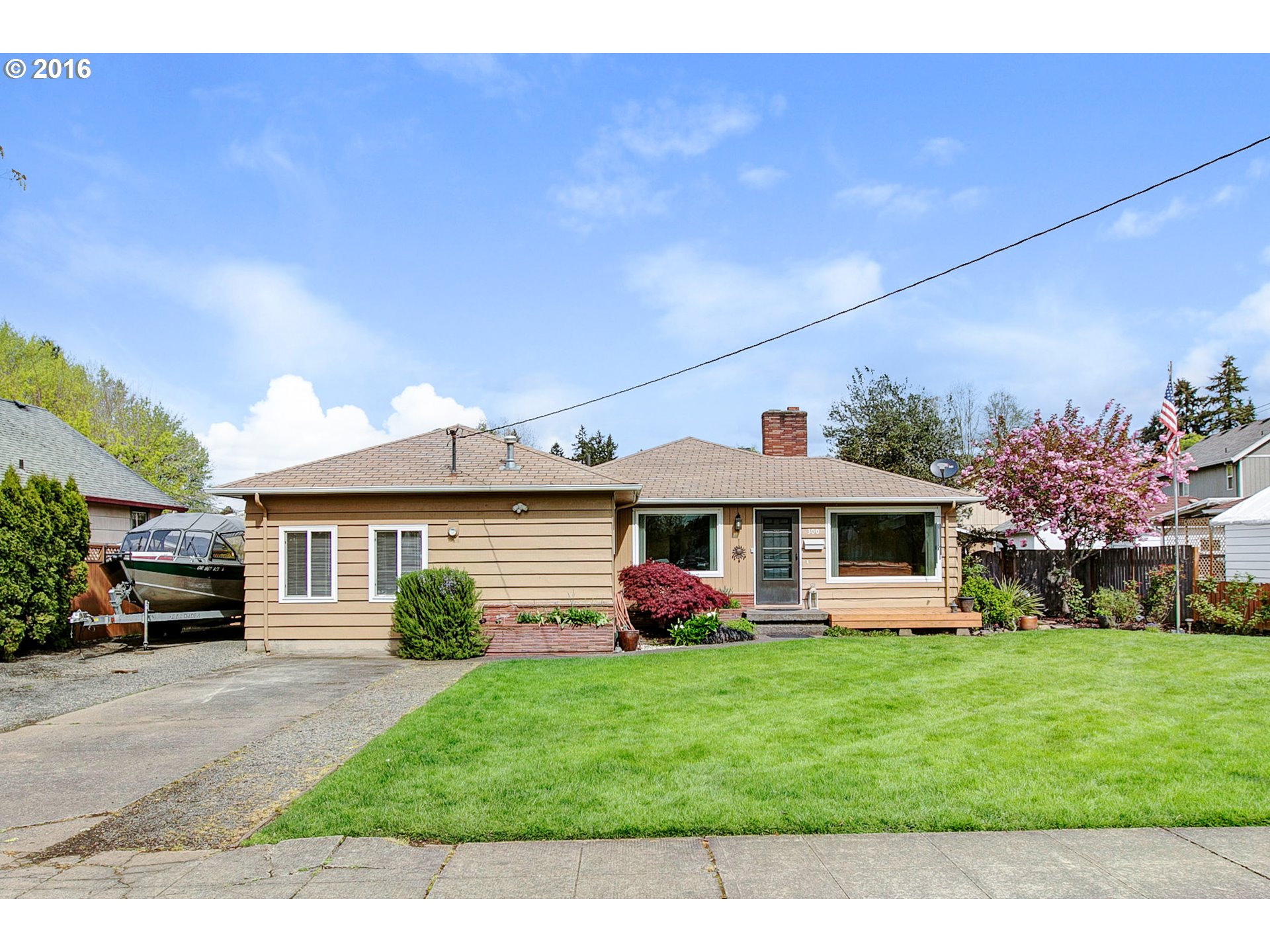 300 E Hereford St, Gladstone, OR 97027 photo 1