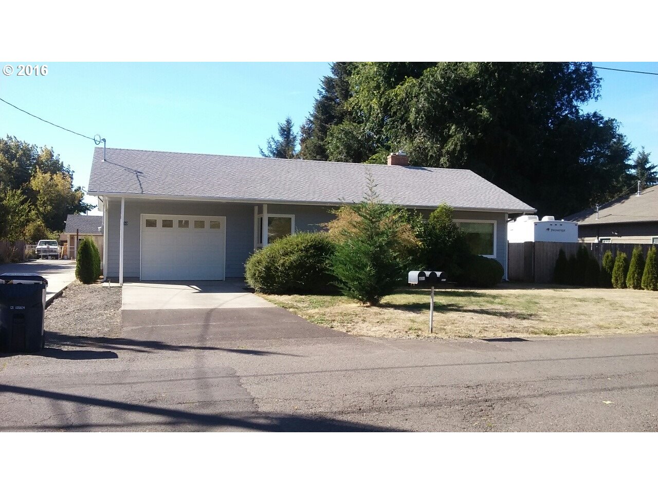 880 Laurelhurst Dr, Eugene, OR 97402 photo 1