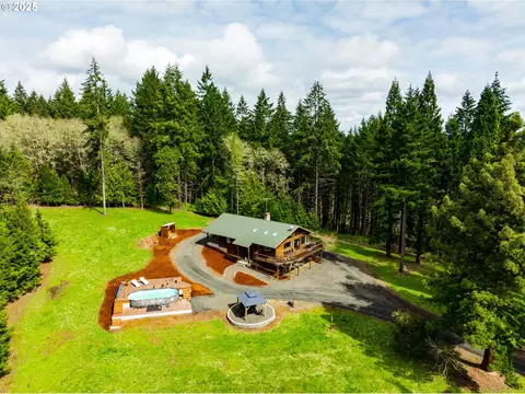 93268 Bear Creek Ranch Rd, Junction City, OR 97448