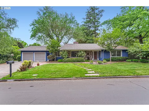 2335 SW Garden View Ave, Portland, OR 97225