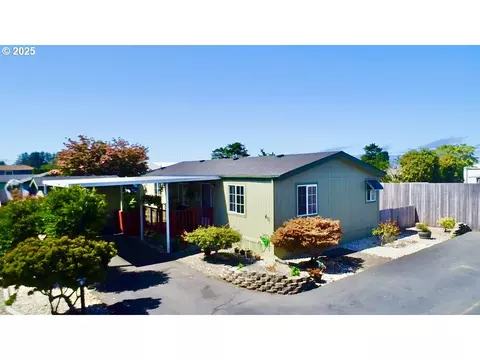 15889 Sunset Strip #60, Brookings, OR 97415