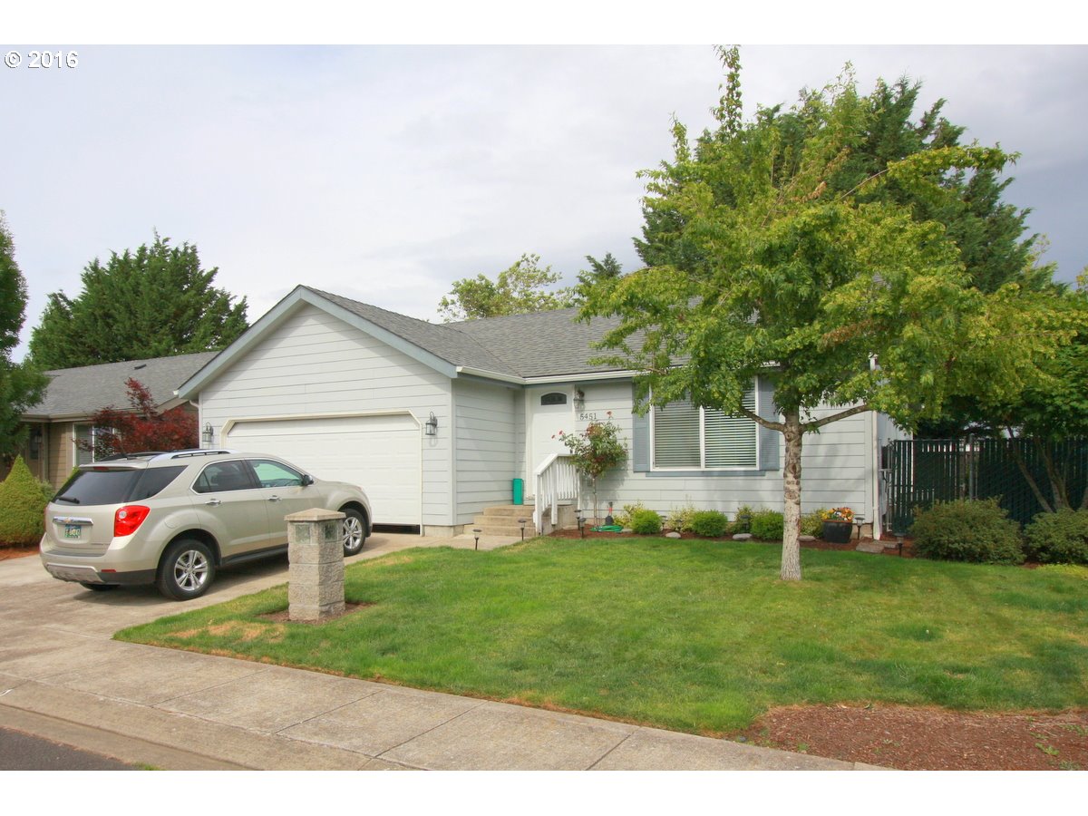 5451 Olympic Cir, Eugene, OR 97402 photo 1