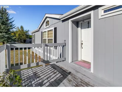 Exterior - 786 Hoffman Rd, Salem, OR 97301 photo 1 of 2