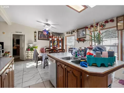 Kitchen - 786 Hoffman Rd, Salem, OR 97301 photo 4 of 6