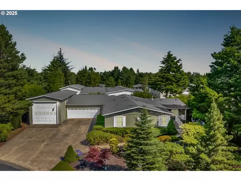 409 Sherwood Loop, Florence, OR 97439