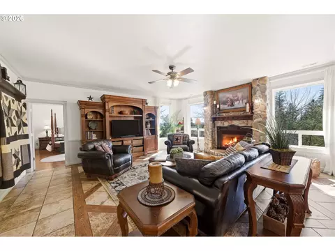 Living - 2910 SE 282nd Ct, Camas, WA 98607 photo 3 of 5