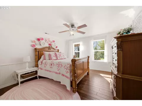 Bedroom - 2910 SE 282nd Ct, Camas, WA 98607 photo 4 of 6