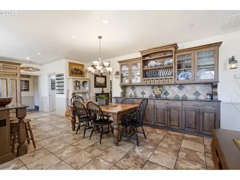 Dining - 2910 SE 282nd Ct, Camas, WA 98607 photo 4 of 4