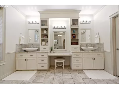 Bath - 2910 SE 282nd Ct, Camas, WA 98607 photo 1 of 7