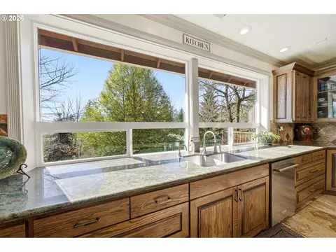 Kitchen - 2910 SE 282nd Ct, Camas, WA 98607 photo 5 of 8