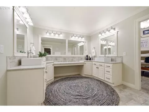 Bath - 2910 SE 282nd Ct, Camas, WA 98607 photo 6 of 7
