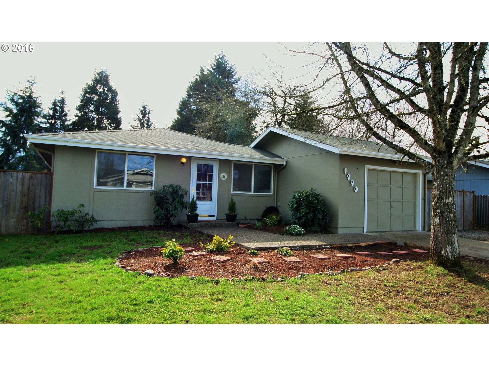 1990 Myers Rd, Eugene, OR 97401 photo 1