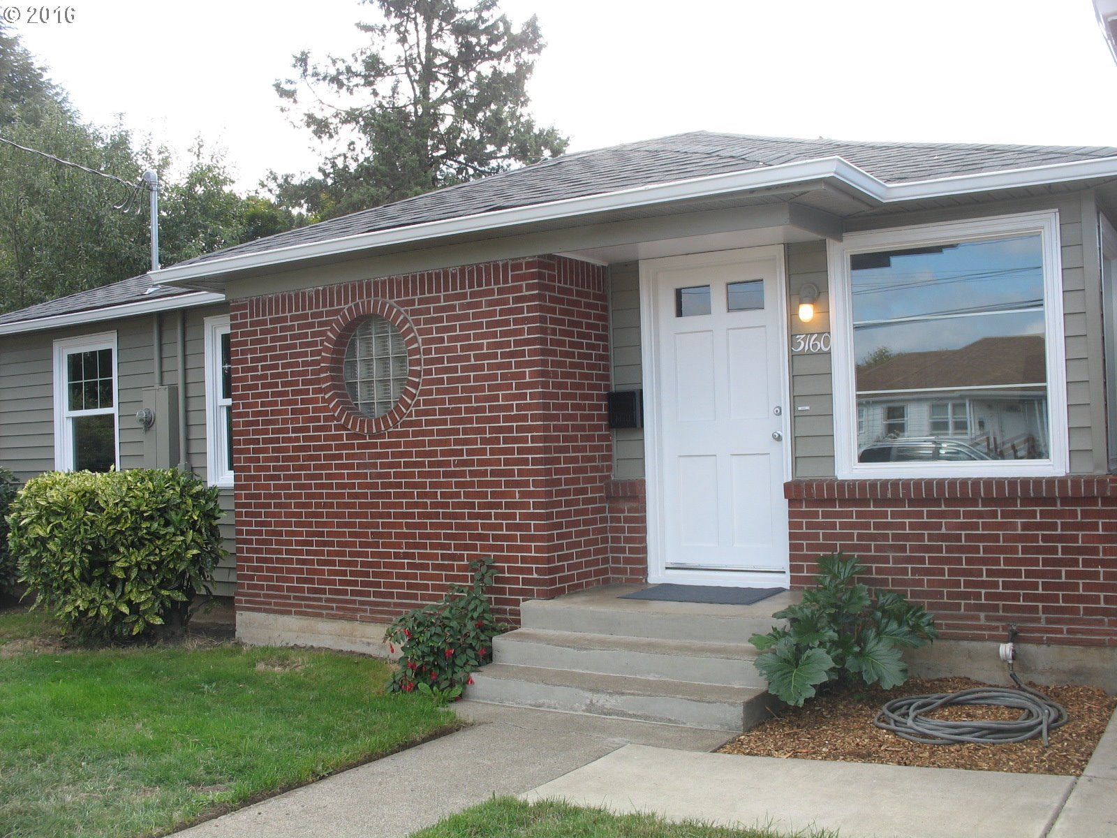 3160 Royal Ave, Eugene, OR 97402 photo 1
