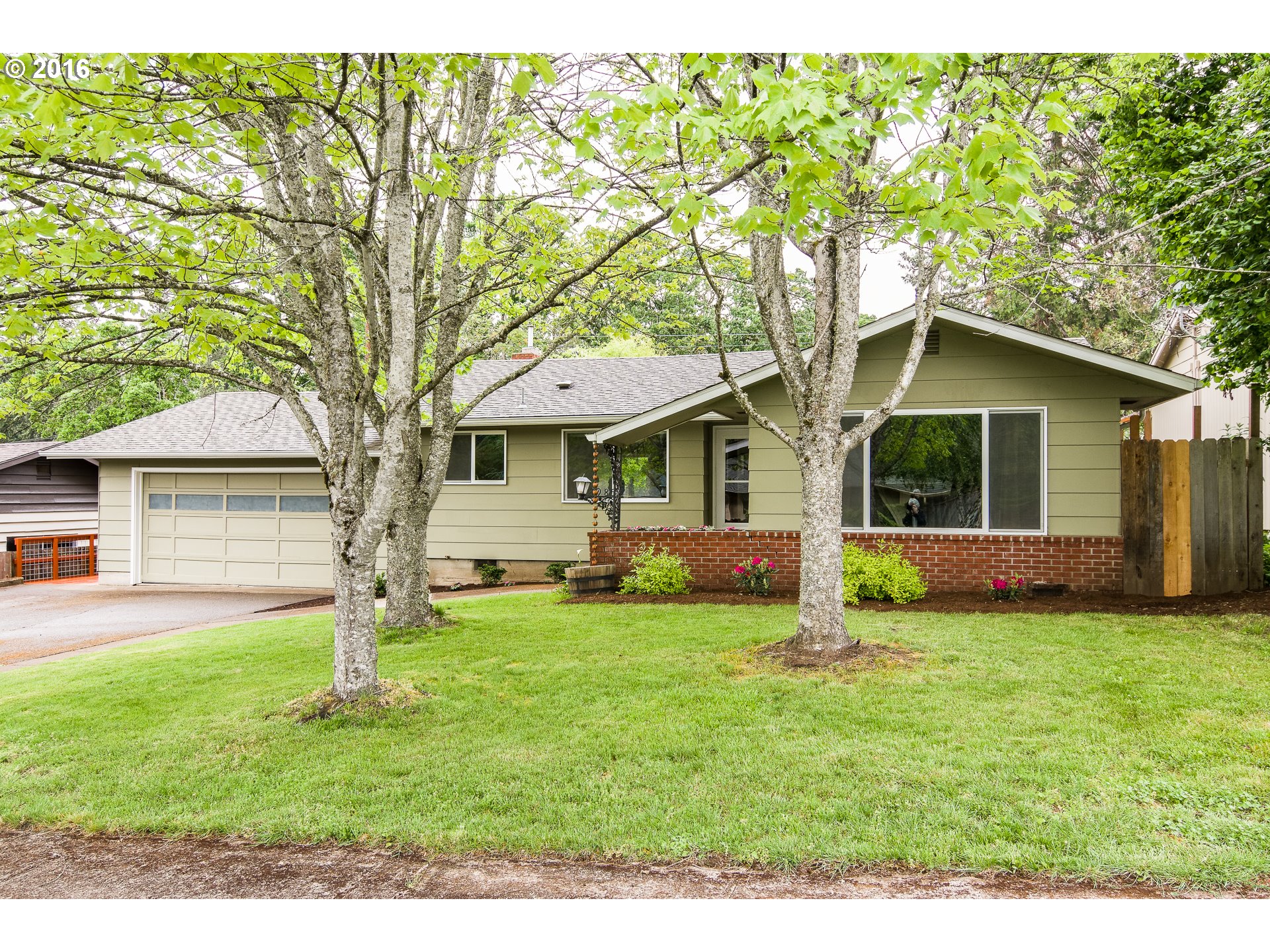 3985 Mill St, Eugene, OR 97405 photo 1