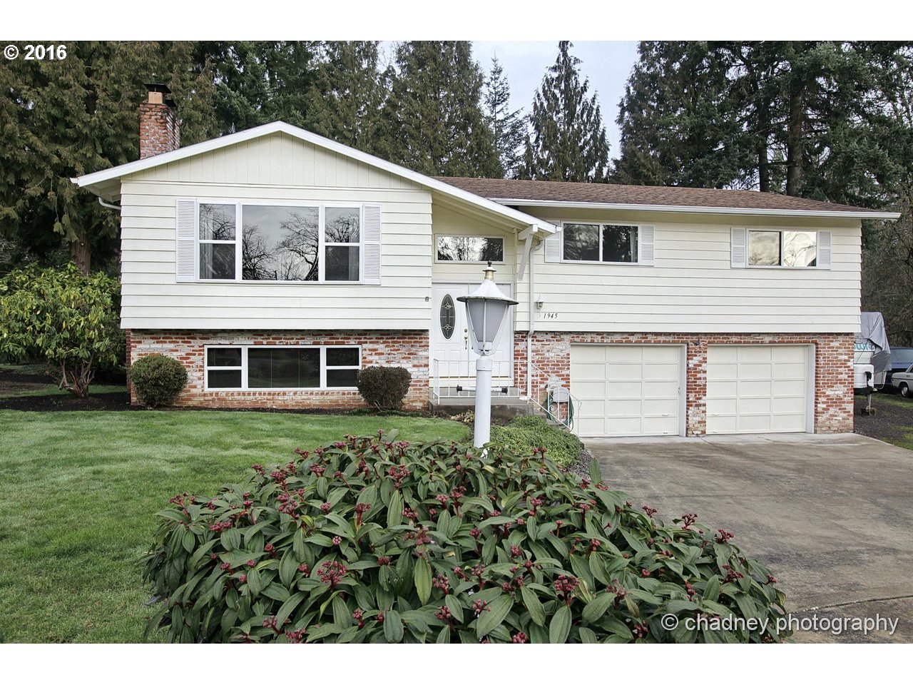 1945 SE Spruce Ave, Gresham, OR 97080 photo 1