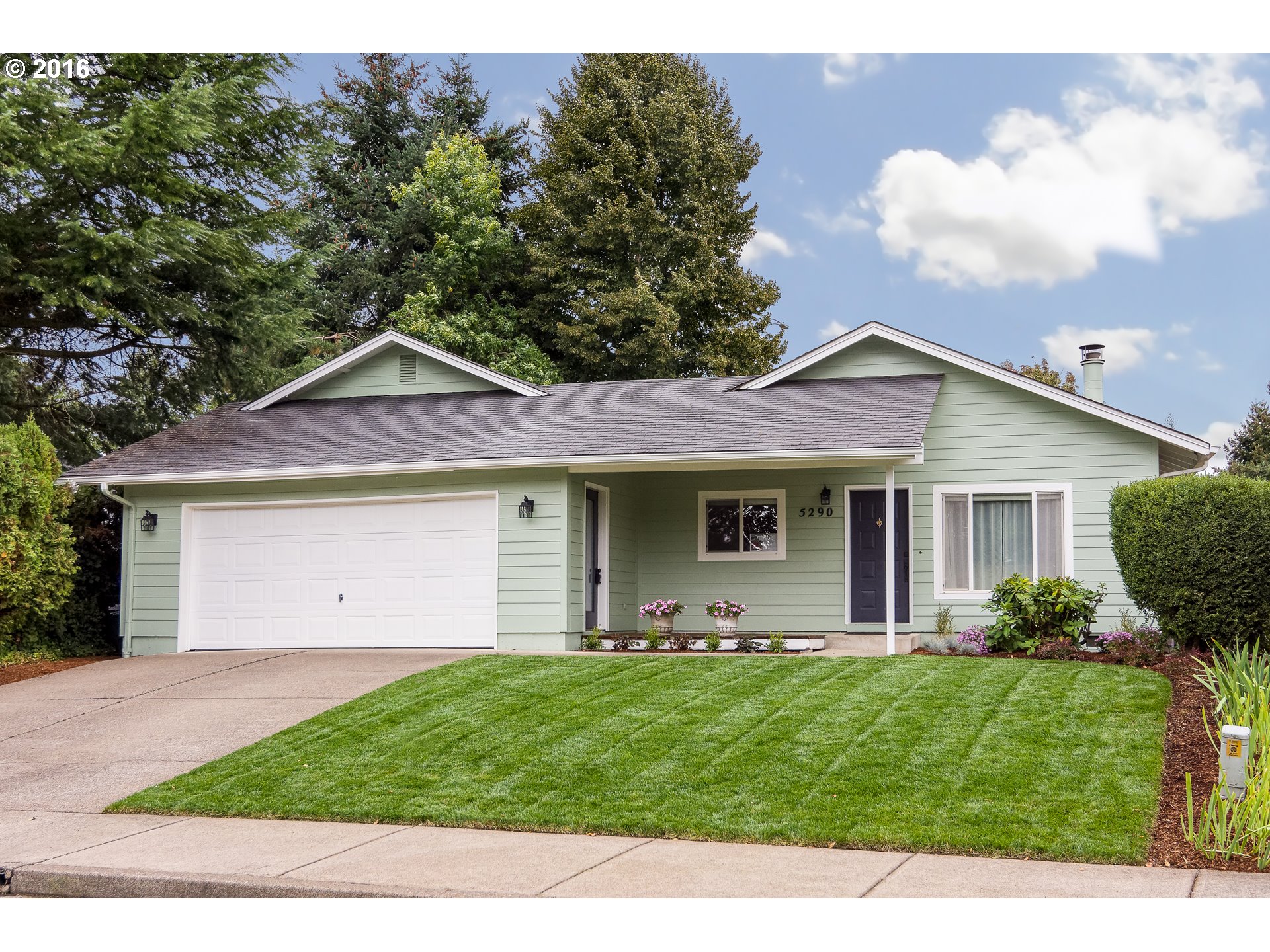 5290 Sugarpine Cir, Eugene, OR 97402 photo 1