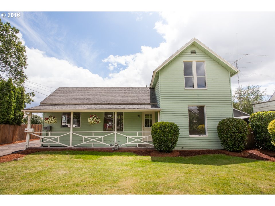 116 E 5th St, Newberg, OR 97132 photo 1