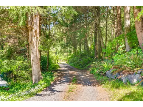 9 5th Street, Wheeler, OR 97147
