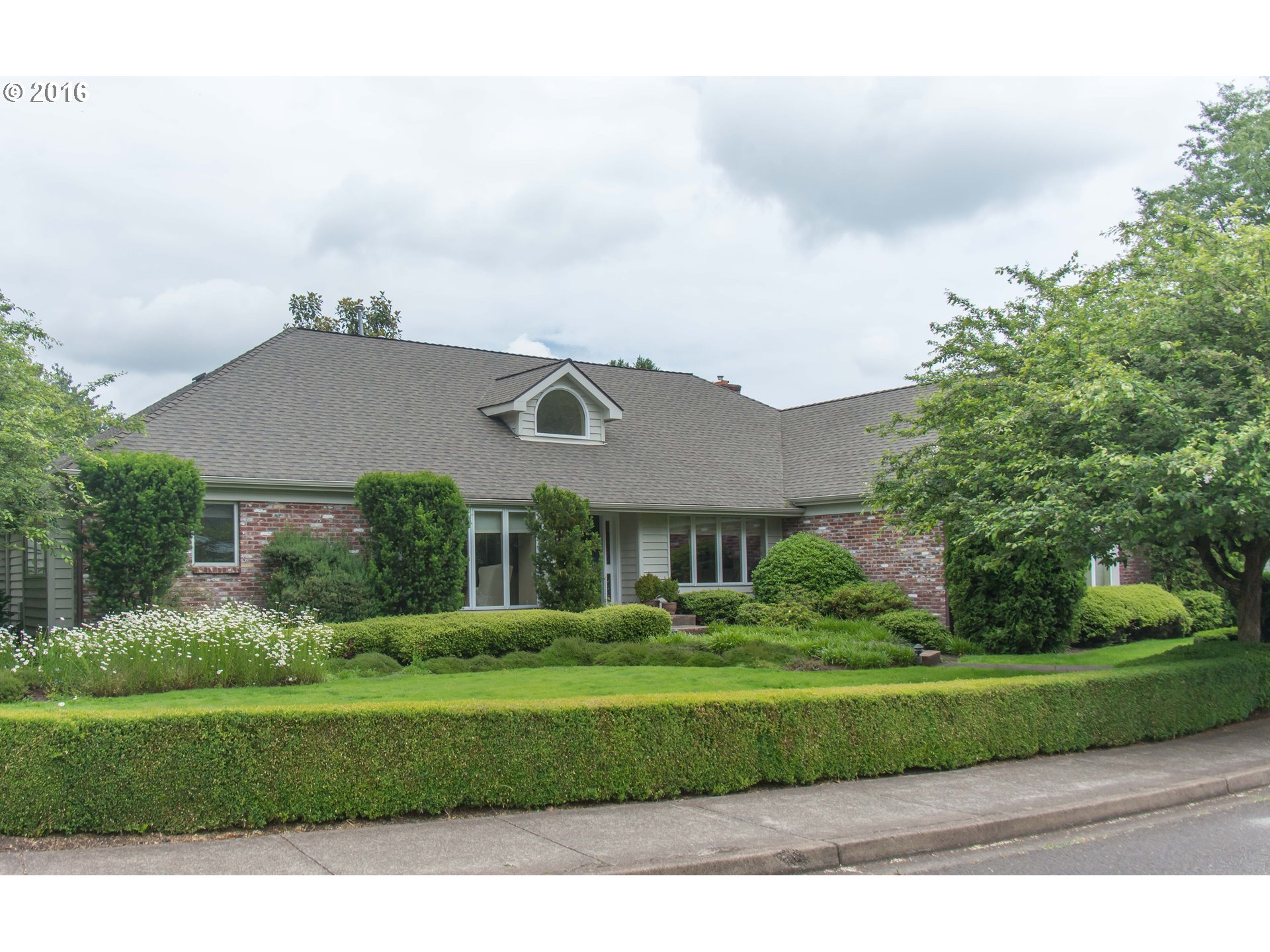 616 Spyglass Dr, Eugene, OR 97401 photo 1