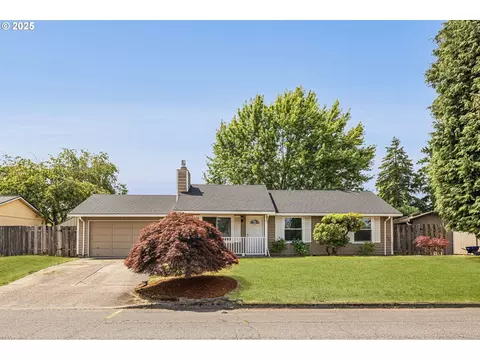 881 S Linden St, Cornelius, OR 97113