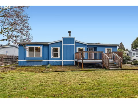 18485 SW Pacific Dr #105, Tualatin, OR 97062