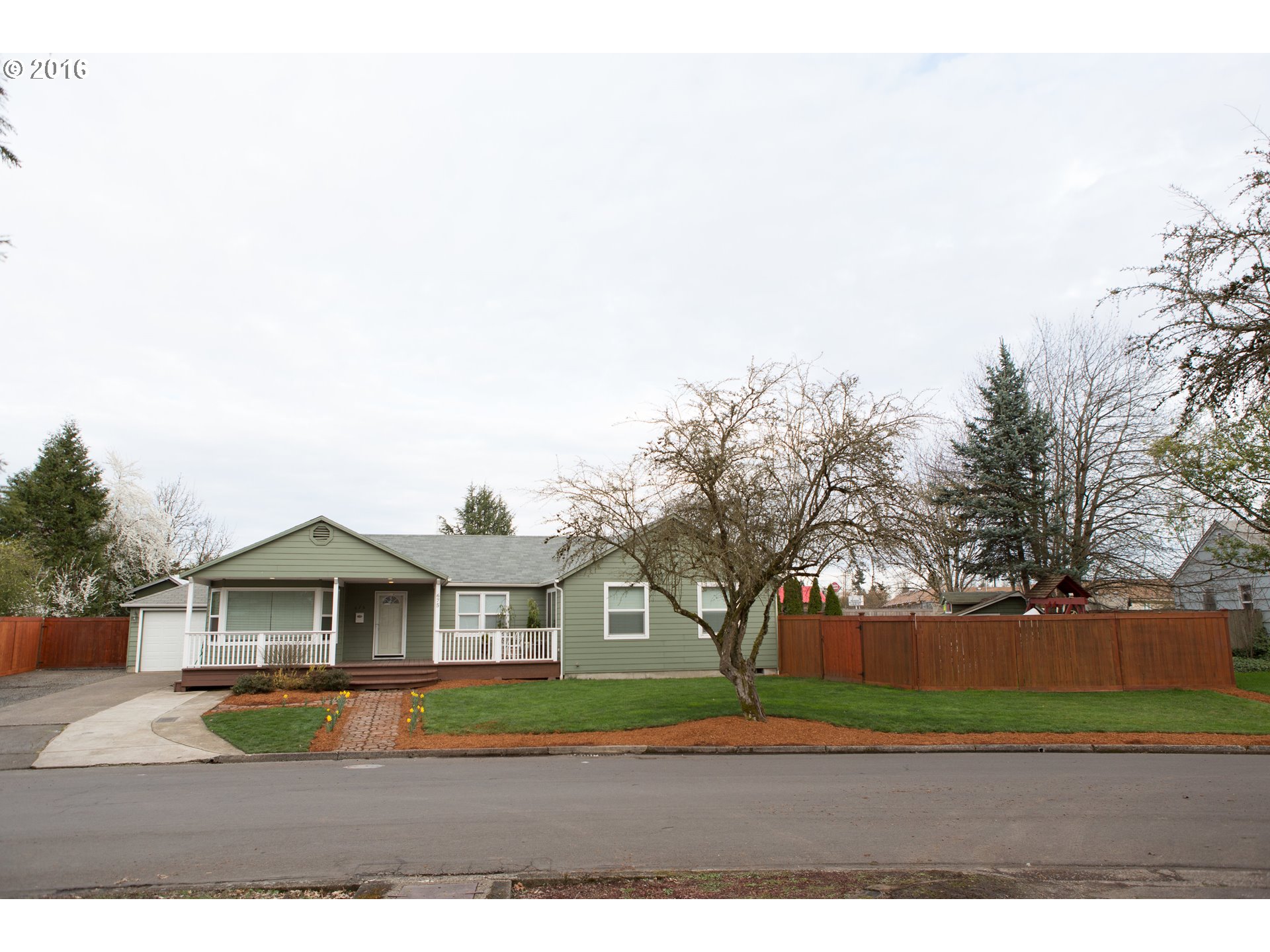 675 Gilbert St, Eugene, OR 97402 photo 1