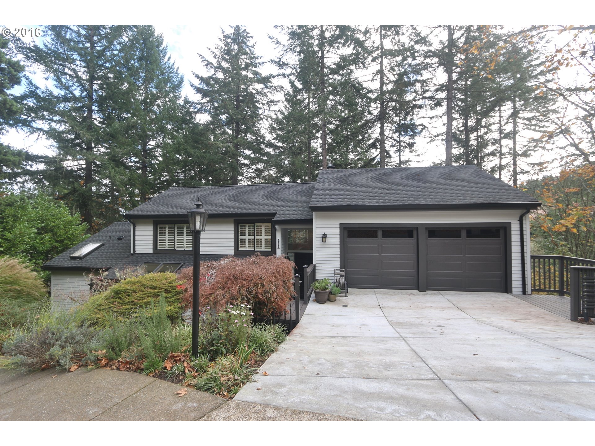 739 Brookside Dr, Eugene, OR 97405 photo 1