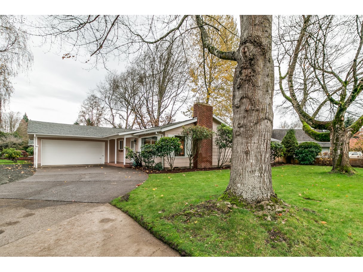 186 E Rosewood Ave, Eugene, OR 97404 photo 1