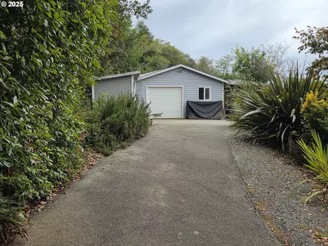 96420 Alder Ridge Rd, Brookings, OR 97415
