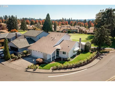 10480 SW Highland Dr, Portland, OR 97224