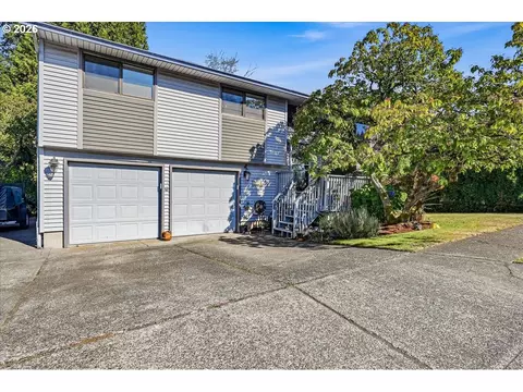 Exterior - 2330 SE Paloma Dr, Gresham, OR 97080 photo 2 of 16