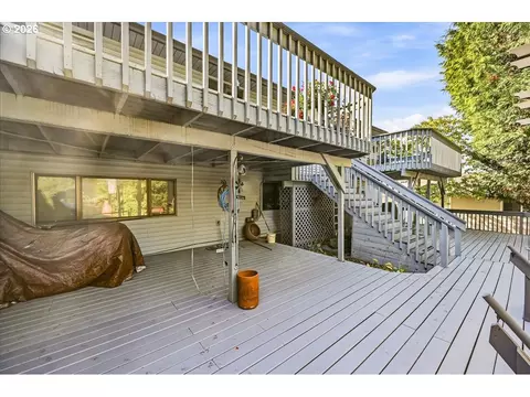 Exterior - 2330 SE Paloma Dr, Gresham, OR 97080 photo 7 of 16