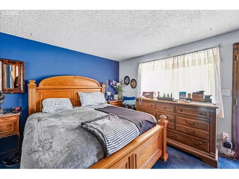 Bedroom - 2330 SE Paloma Dr, Gresham, OR 97080 photo 1 of 4
