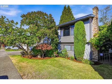 Exterior - 2330 SE Paloma Dr, Gresham, OR 97080 photo 3 of 16