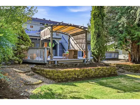 Exterior - 2330 SE Paloma Dr, Gresham, OR 97080 photo 12 of 16