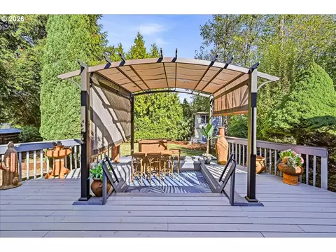 Exterior - 2330 SE Paloma Dr, Gresham, OR 97080 photo 11 of 16