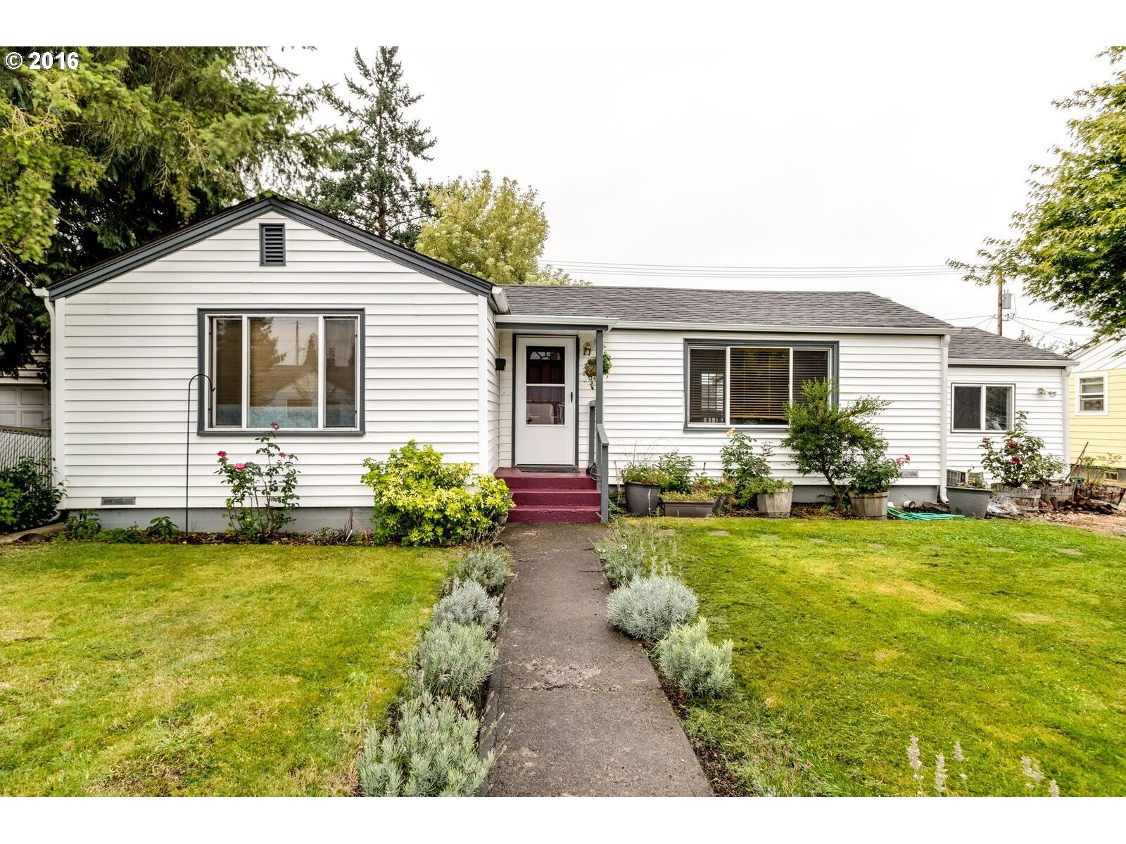 260 24th St, Springfield, OR 97477 photo 1
