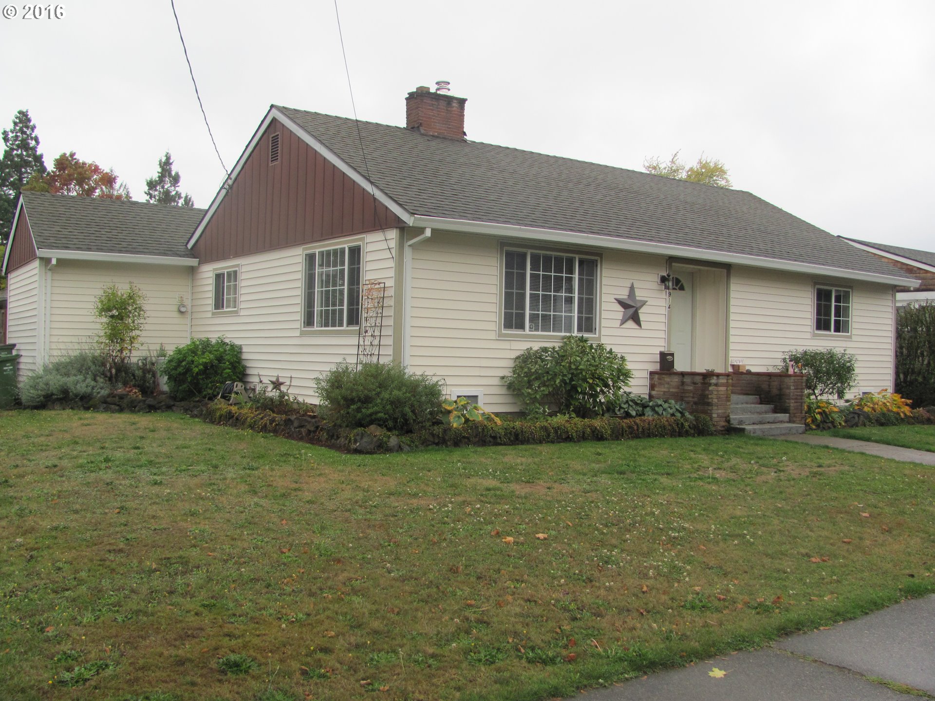 914 E 5th St, Newberg, OR 97132 photo 1