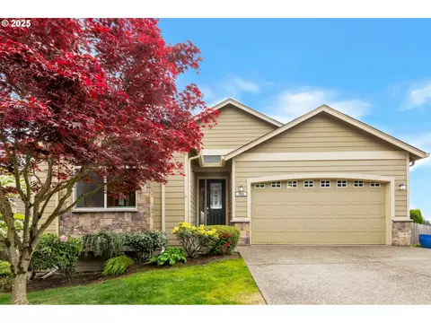 766 W W St, Washougal, WA 98671