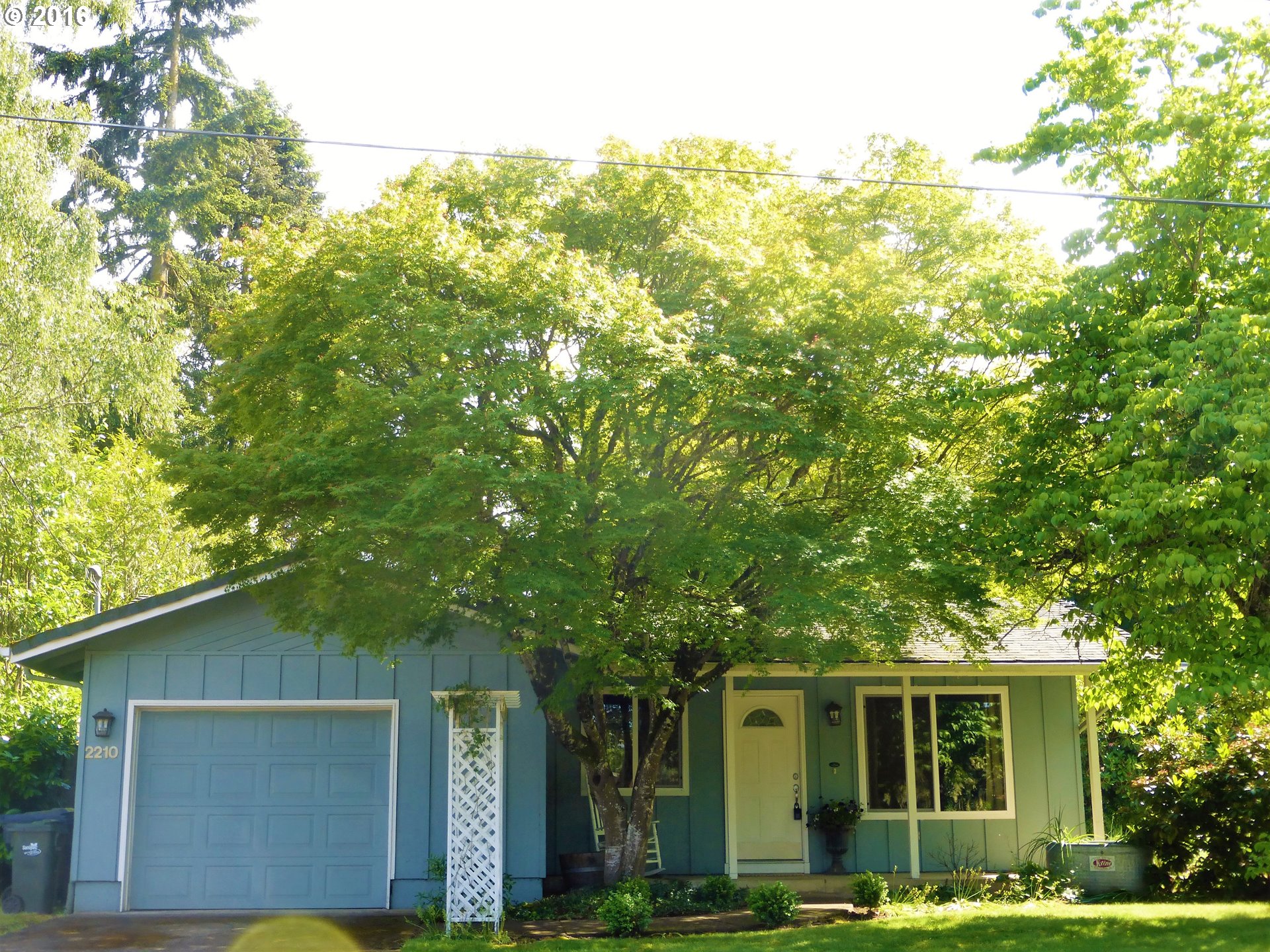 2210 Rocky Ln, Eugene, OR 97401 photo 1